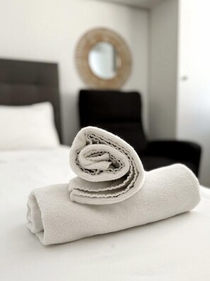 Fer et planche à repasser, lit parapluie, Wi-Fi, draps fournis