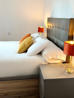 2 bedrooms, iron/ironing board, WiFi, bed sheets - Modern City Centre 2 Bed Apt w/ Private Balcony (Gibraltar)