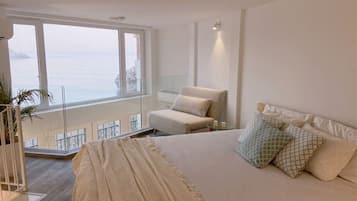 1 slaapkamer, een bureau, een strijkplank/strijkijzer, wifi