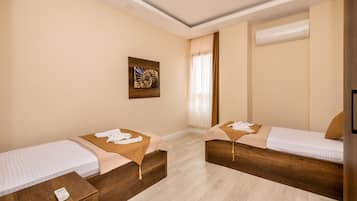 1 habitación, ropa de cama de alta calidad y escritorio