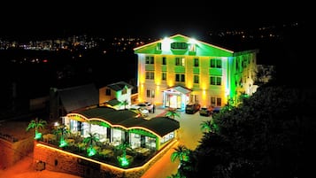 Mặt tiền nơi lưu trú
