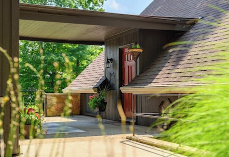Exterior. The Artist’s A-Frame