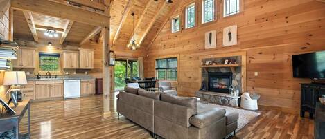 TV, fireplace, DVD player