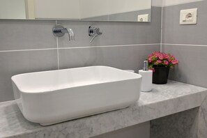 Shower, hair dryer, bidet, soap - LD ALTAMAREA BEACH EXPERIENCE (Marina di Pescoluse)