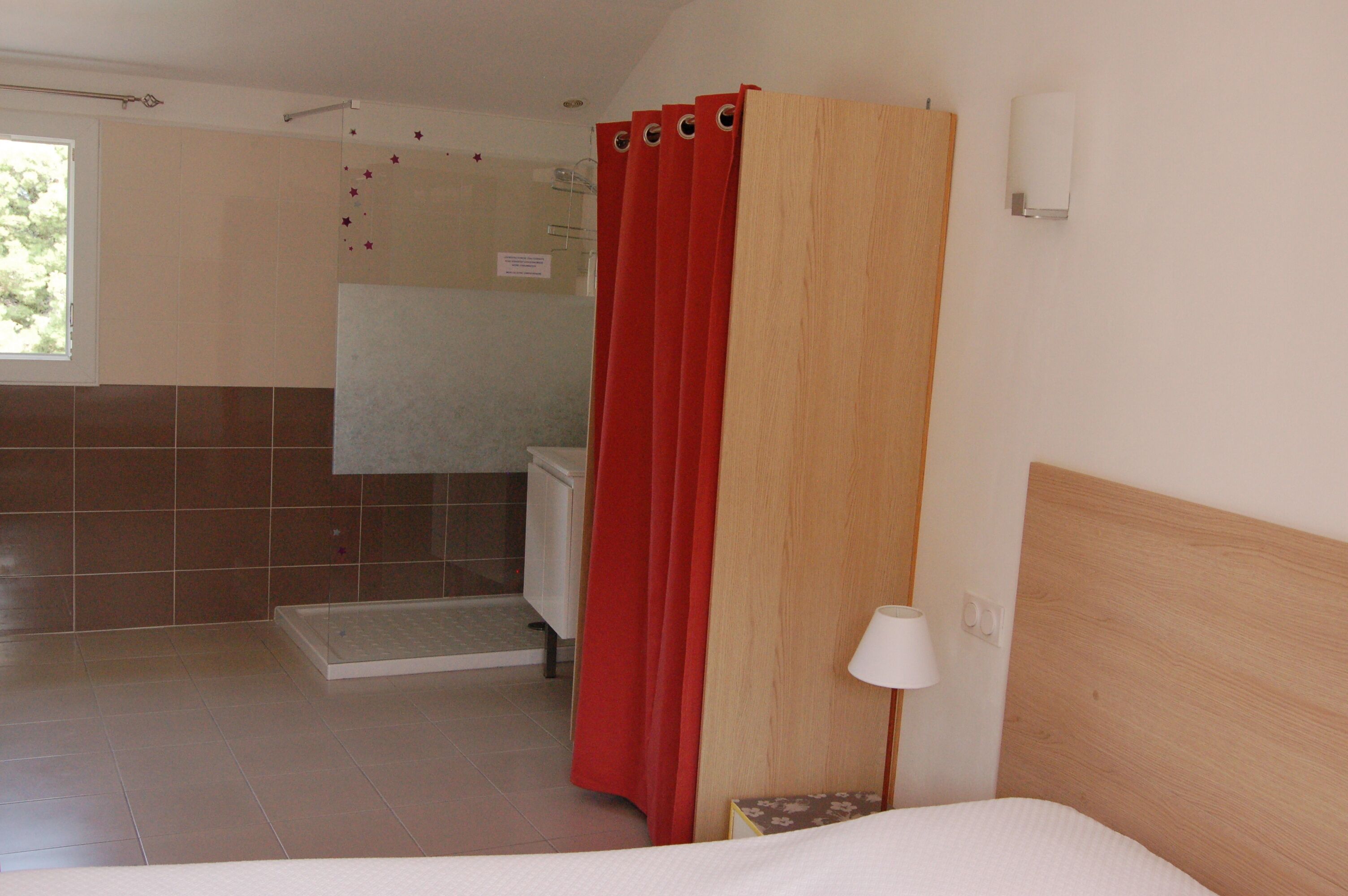 1 chambre, bureau, Wi-Fi gratuit, draps fournis