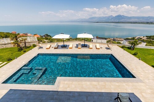 The Panoramic Villa by PikHost