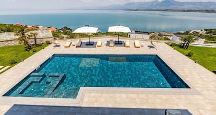 The Panoramic Villa by PikHost