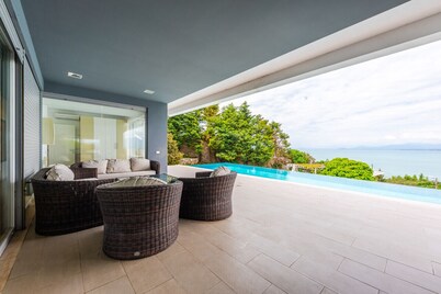 Exclusive Lake Villa