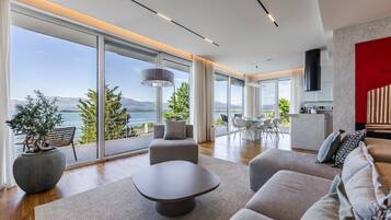 TV, stereo