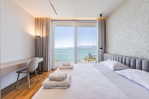 Desk, iron/ironing board, travel cot, WiFi - Sunrise | The Twin Villa by PikHost (Shiroka)
