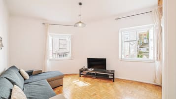 40-inch flat-screen TV with digital channels