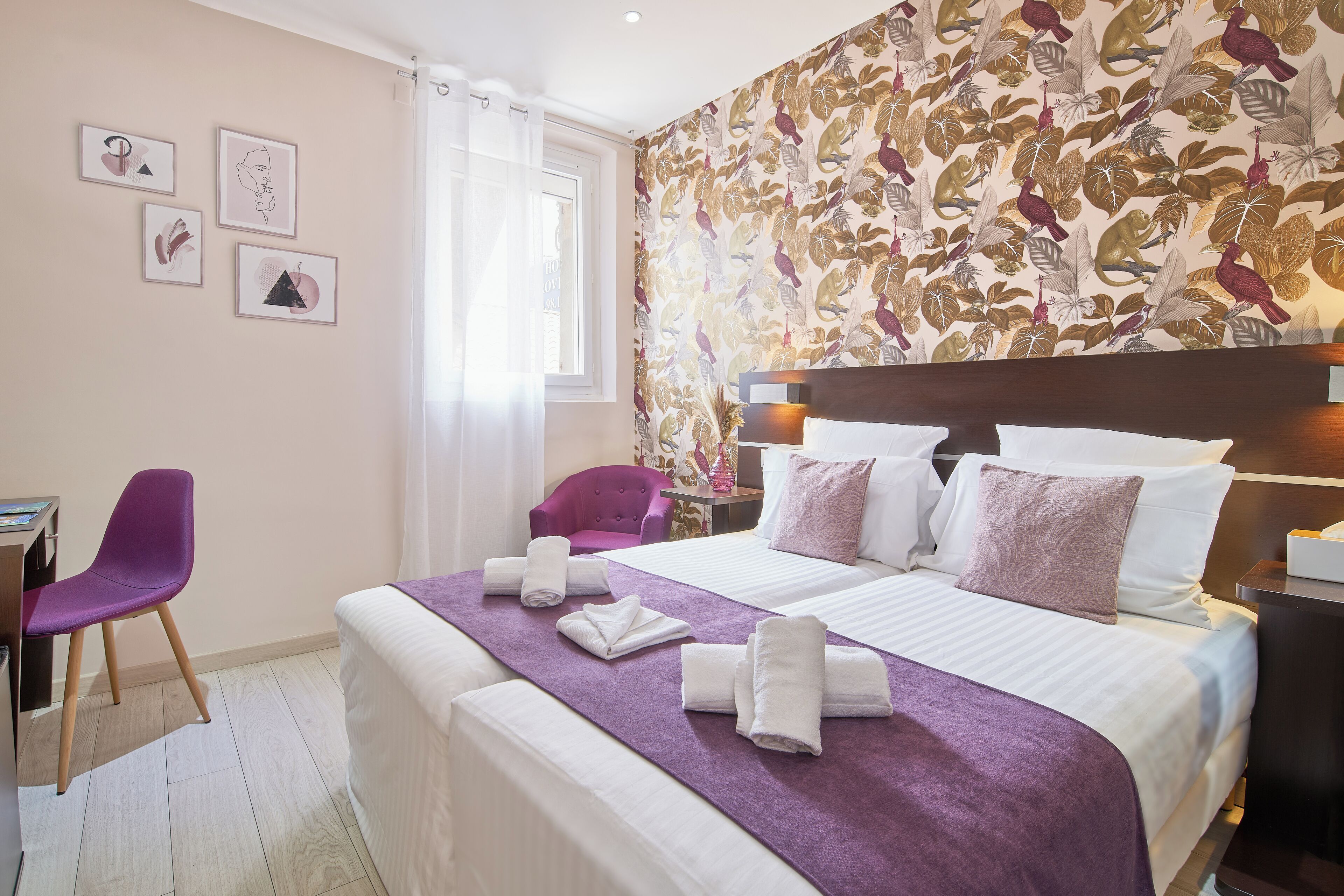 Senior Room | In-room safe, desk, laptop workspace, soundproofing