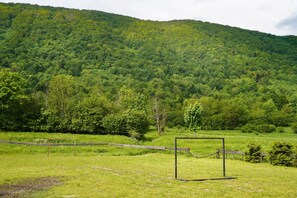 Sport court - Mountain lodge Bijele stijene (Planinarski dom) (Tuk Vojni)
