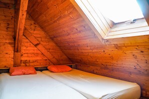 1 bedroom, WiFi, bed sheets - Mountain lodge Bijele stijene (Planinarski dom) (Tuk Vojni)