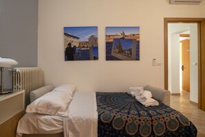 3 chambres, fer et planche à repasser, lit parapluie, Wi-Fi gratuit