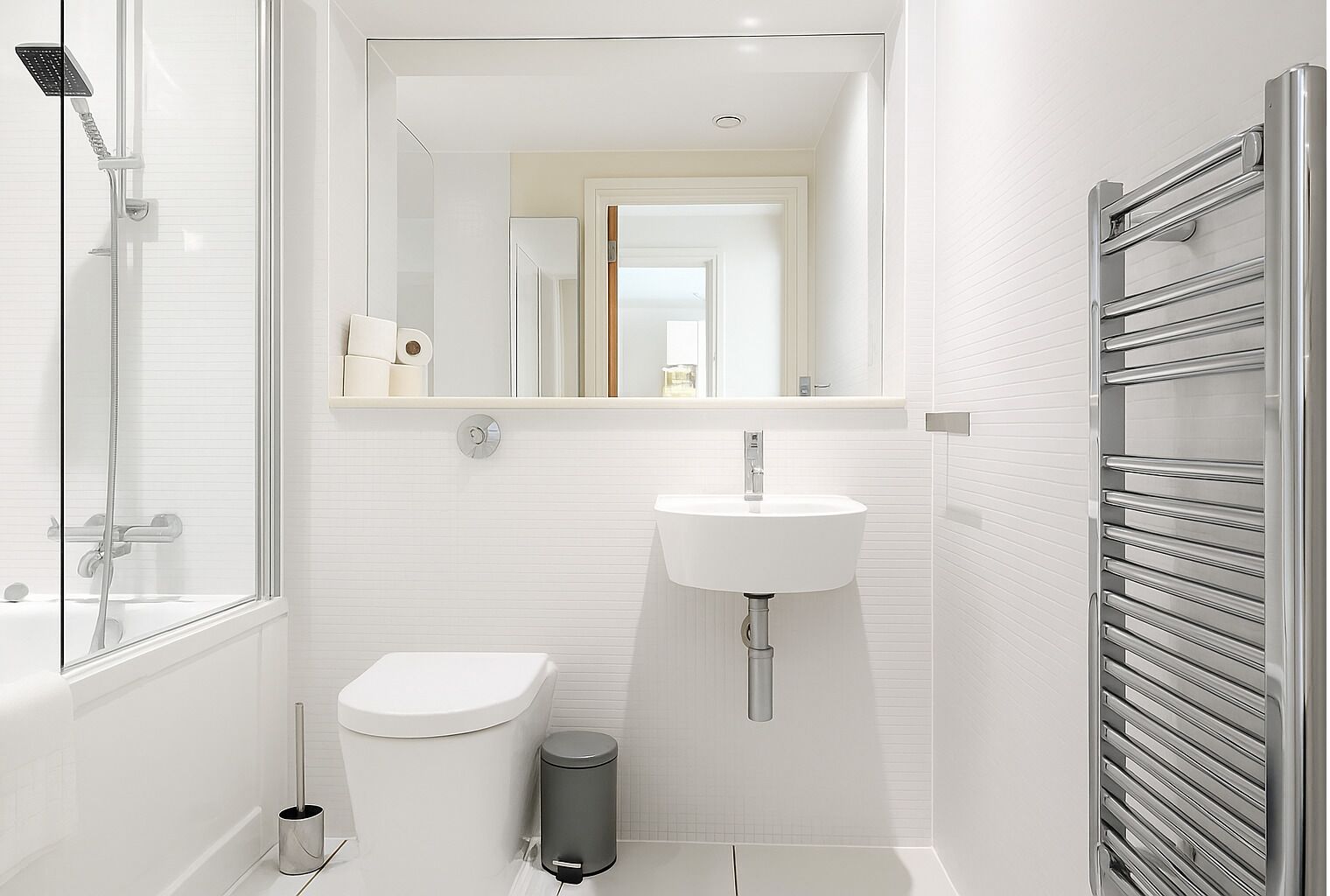 Executive Apartment | Bathroom | Shower, hair dryer, towels