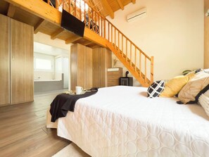 4 soverom, strykejern/-brett, wi-fi (inkludert) og sengetøy