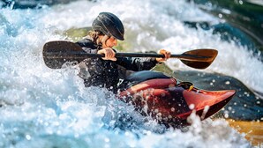 A person kayaking on a river. - Le Acacie (Torreano)