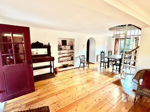 Interior - Amazing view to the Castle! Beautiful renewed country house. 5m walk to village. (Castelo de Vide)