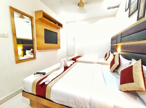 Family Triple Room | Iron/ironing board, free WiFi - Gateway suites (Mumbai)