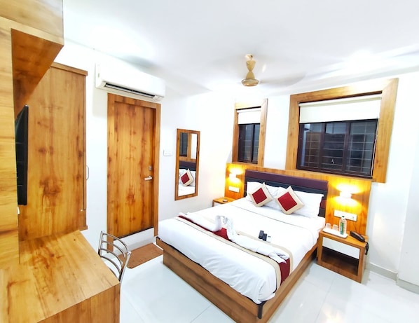 Deluxe Double Room | Iron/ironing board, free WiFi - Gateway suites (Mumbai)