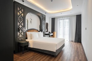 Deluxe Double or Twin Room, City View | In-room safe, individually decorated, individually furnished, desk - Eli Rina Hotel (Hanoi)