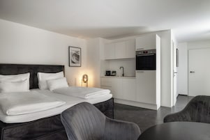 Ropa de cama hipoalergénica, cortinas blackout y wifi gratis 