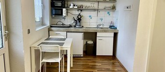 EasyStay#1 Cozy studio near the clinic, with Netflix, kitchen & bathroom