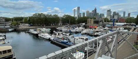 Apartamento básico, varias camas | Jardines del alojamiento