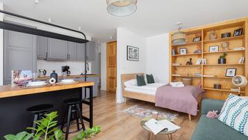 Studio, Kitchen | Living room