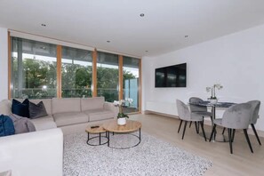 Basic Apartment, 2 Double Beds | Living area - Modern 2BD Flat With Balcony on the Grand Canal (Dublin)