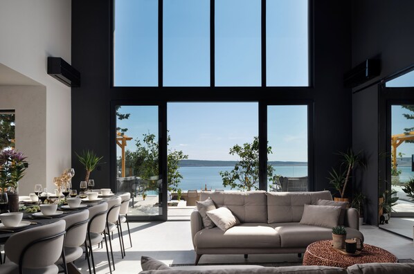 Villa, 6 habitaciones, balcón, vista a la alberca | Vista desde la propiedad