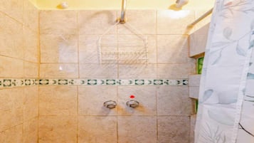 Appartement, 1 chambre, patio | Salle de bain