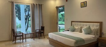 THE WHITE OAK CORBETT SPA & RESORT