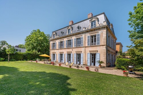 Le Parc - Estate with swimming pool in a park
