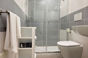 Shower, hair dryer, bidet, soap - SE ALTAMAREA BEACH EXPERIENCE (Marina di Pescoluse)