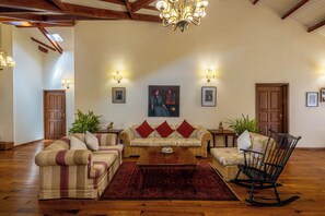 Interior - Amã Stays & Trails Raven’S Nest, Kotagiri (Kotagiri)