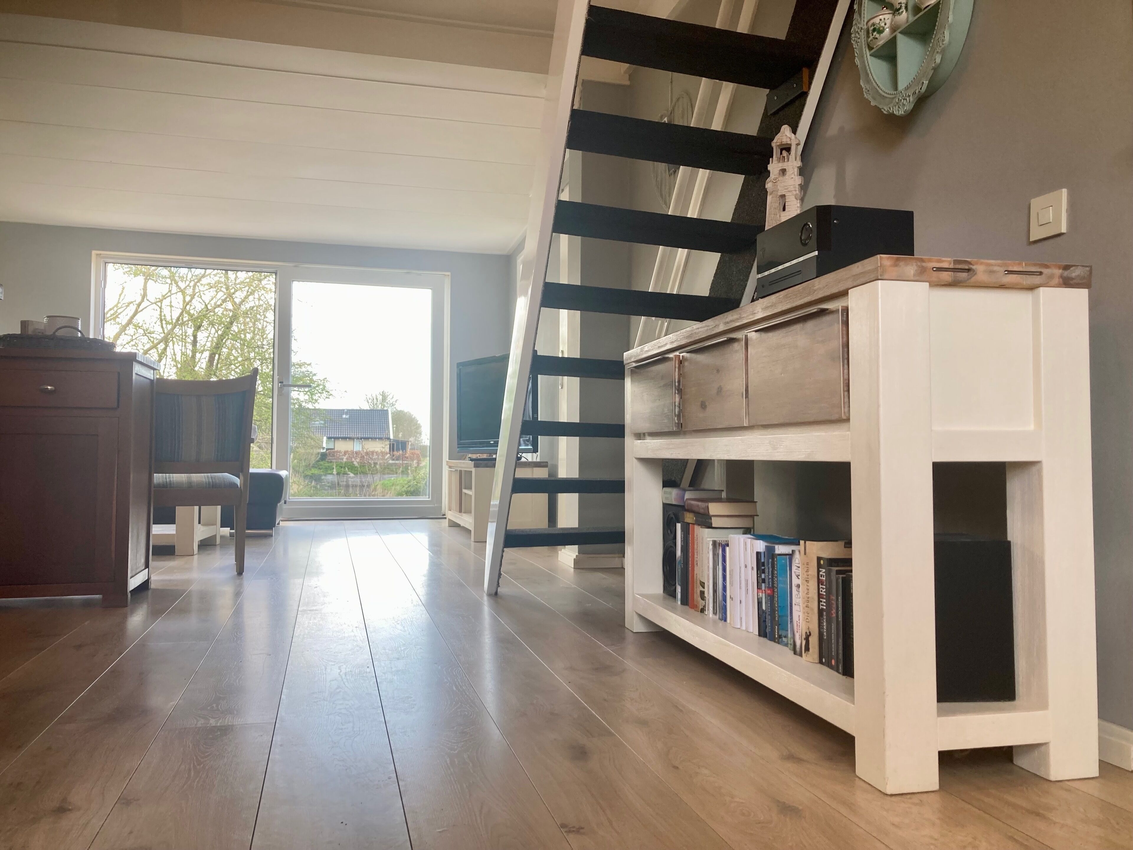 Bangalô, 3 quartos, terraço, vista para o jardim | Biblioteca