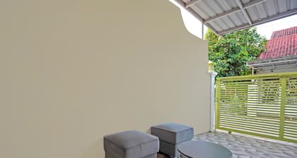 SPOT ON 92669 Guesthouse Prima SyariahNearGPdI Anugerah