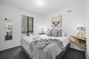 2 Schlafzimmer, Bügeleisen/Bügelbrett, Bettwäsche