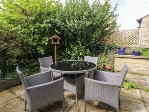 Cottage | Property grounds - 2 Church Street (Chipping Norton)