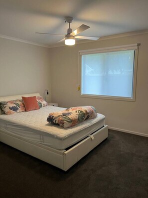 4 bedrooms, free WiFi