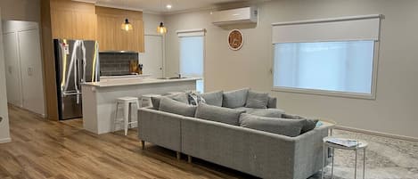 Smart TV, fireplace, DVD player, ping pong