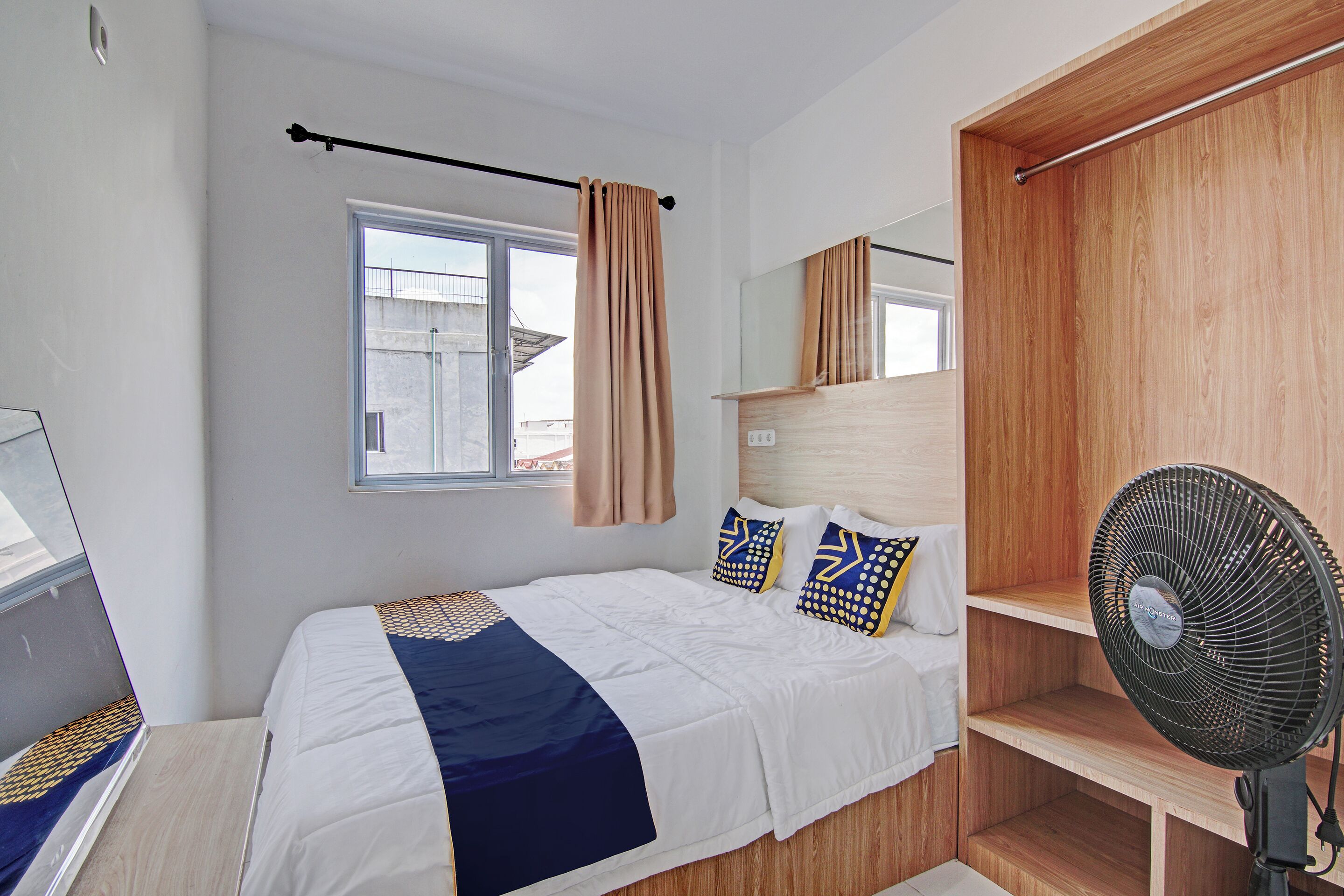 Economy Double Room | Desk, laptop workspace, free WiFi, bed sheets