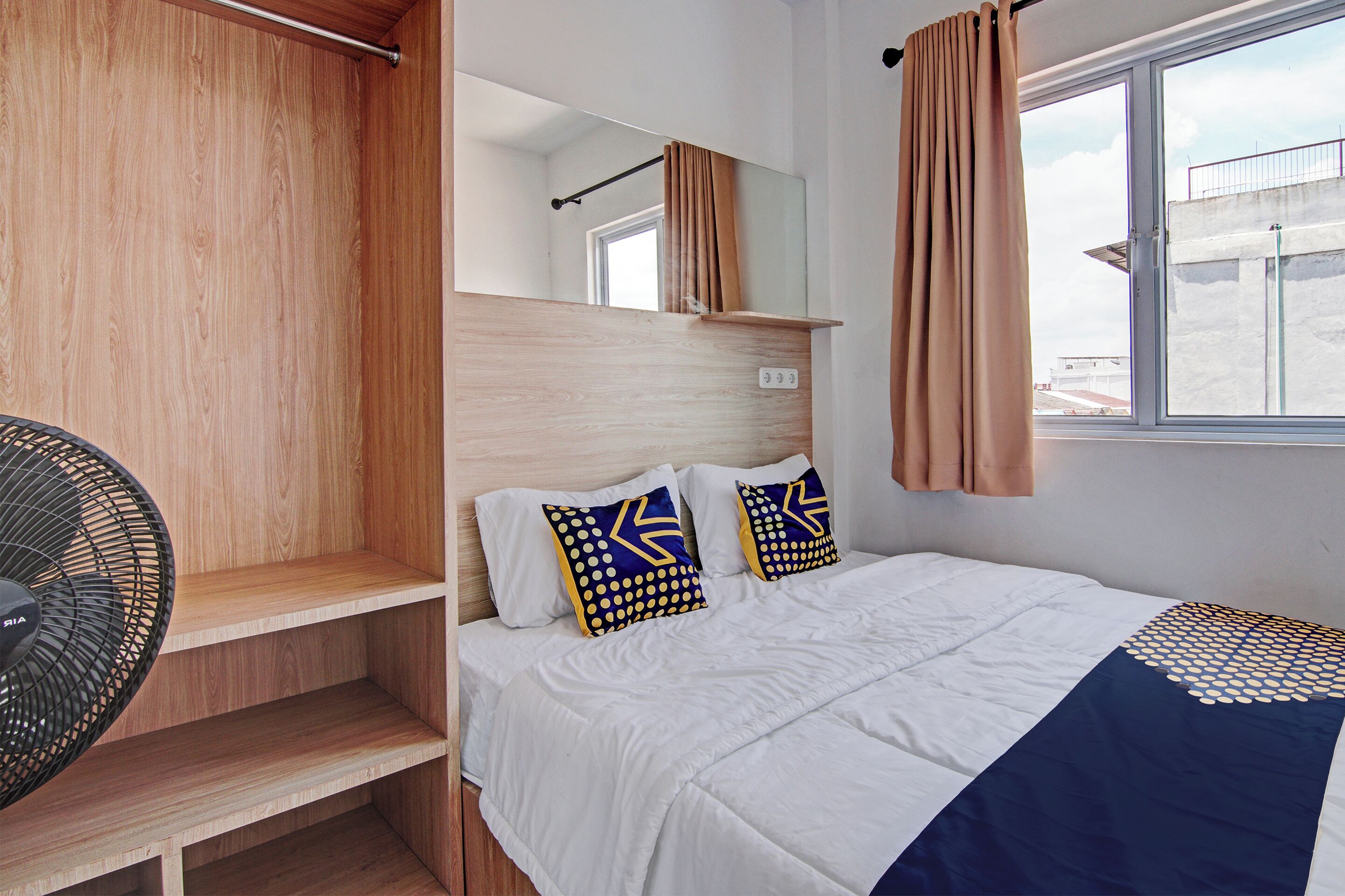 Economy Double Room | Desk, laptop workspace, free WiFi, bed sheets