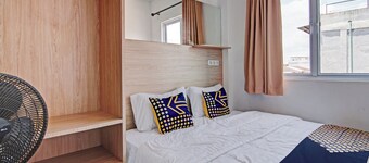  호텔 O 아누그라 자야 샤리아, 세콜라 다사르 네게리 018 데사 쿠방 자야 근처