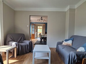 TV, stereo - House on the heights, open views, at the start of hiking trails (Rothau)