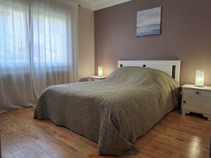 5 bedrooms, iron/ironing board, travel cot, free WiFi - House on the heights, open views, at the start of hiking trails (Rothau)