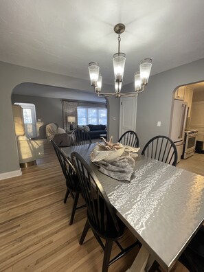 Dining - The Warm & Inviting Place (Sioux Falls)