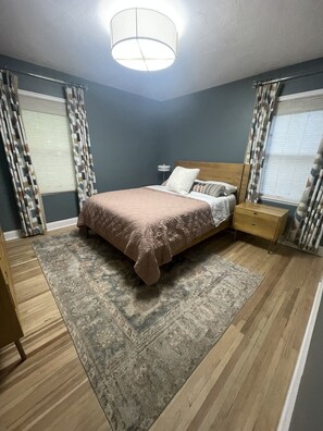 2 bedrooms, WiFi, bed sheets - The Warm & Inviting Place (Sioux Falls)